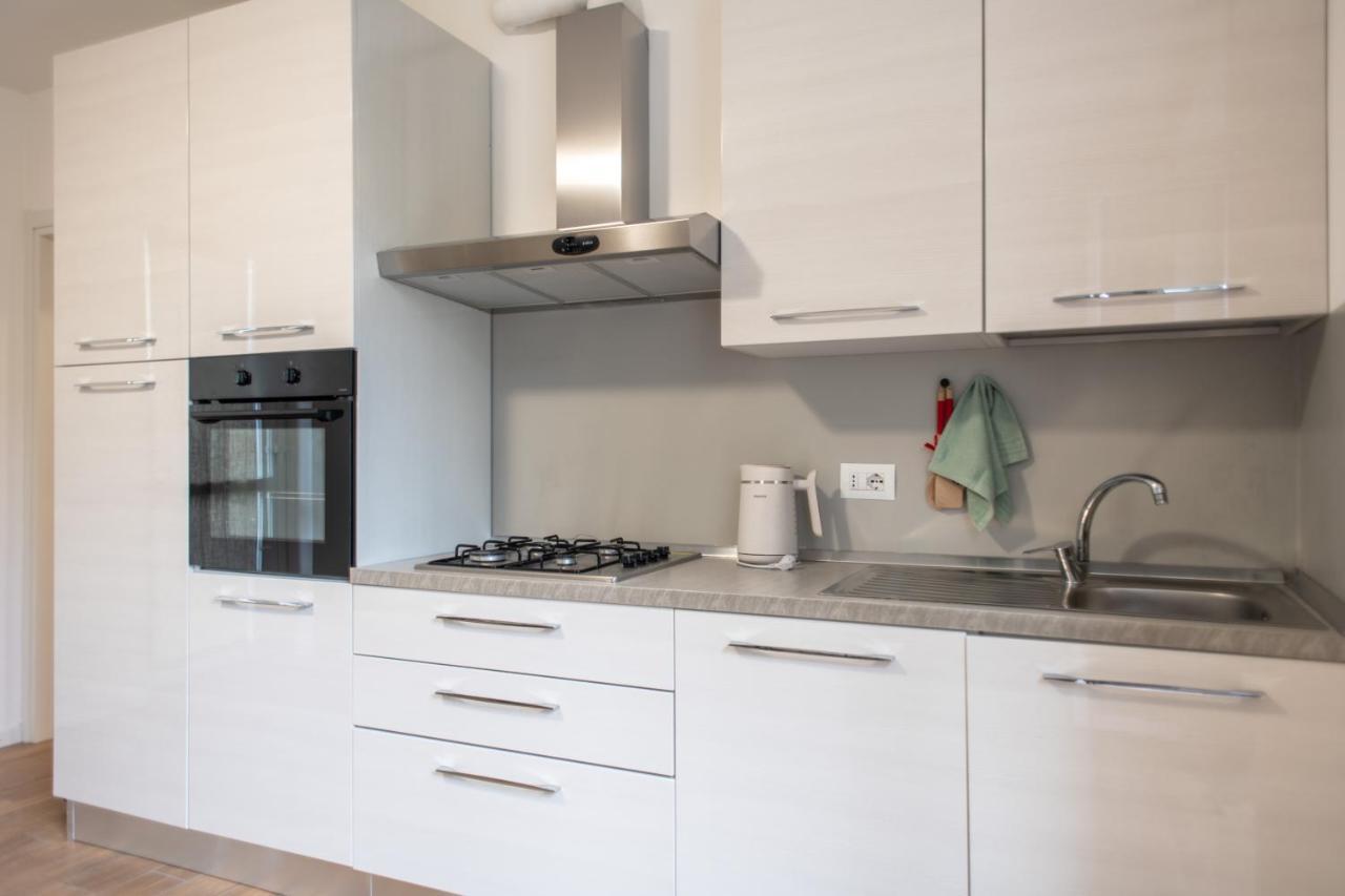Lora Apartment,Free Private Parking, Self Check In,1 Como Exterior foto