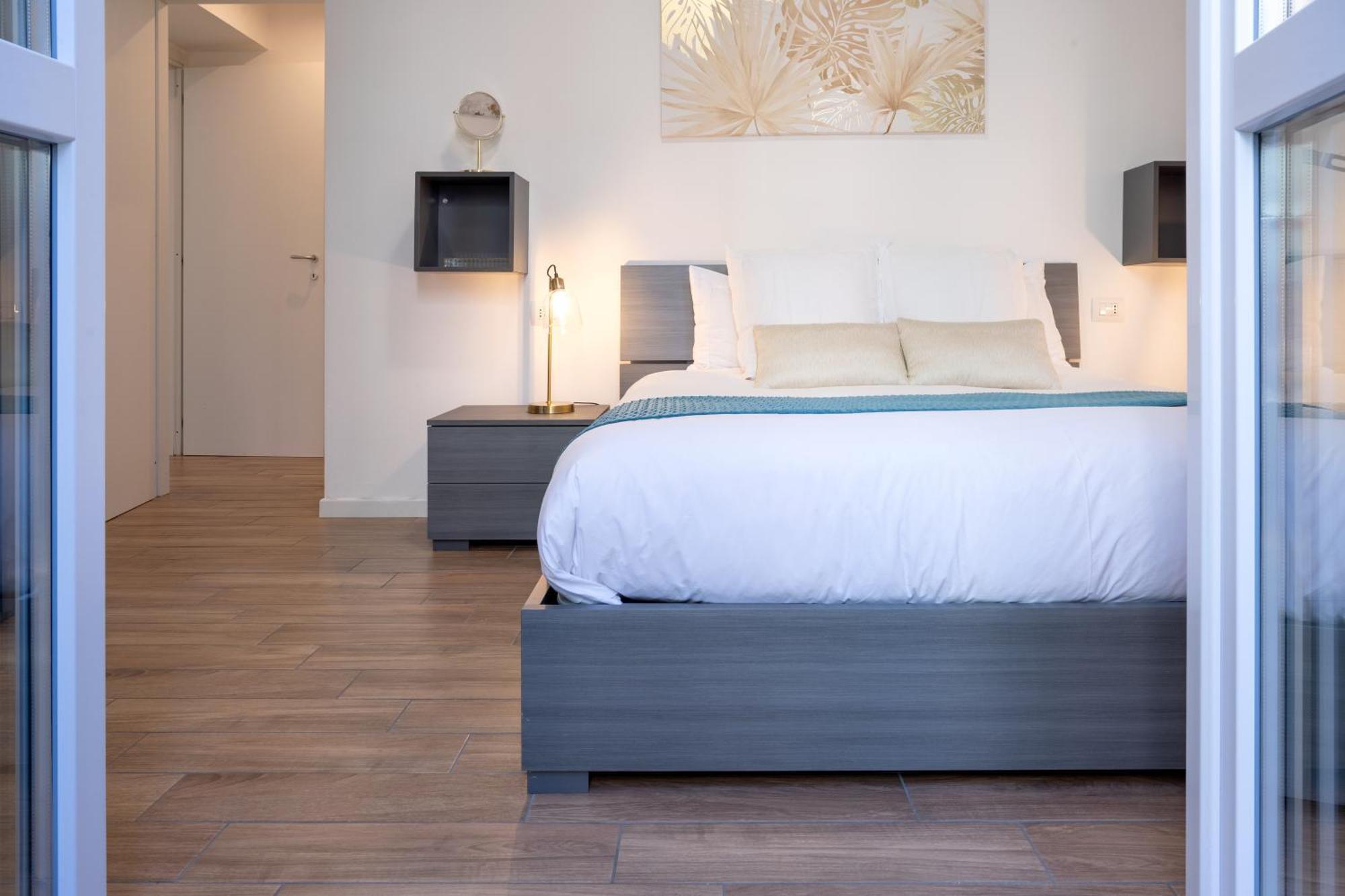 Lora Apartment,Free Private Parking, Self Check In,1 Como Exterior foto